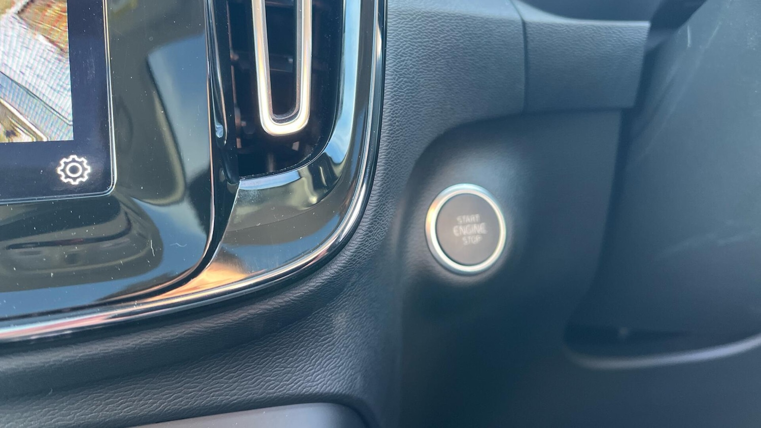 Used Volvo XC40 for sale - 77237578: Photo 27