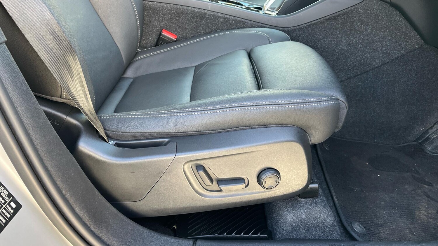 Used Volvo XC40 for sale - 77237578: Photo 30