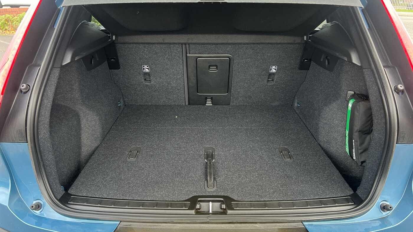 Used Volvo XC40 2023 for sale - 76073091: Photo 16