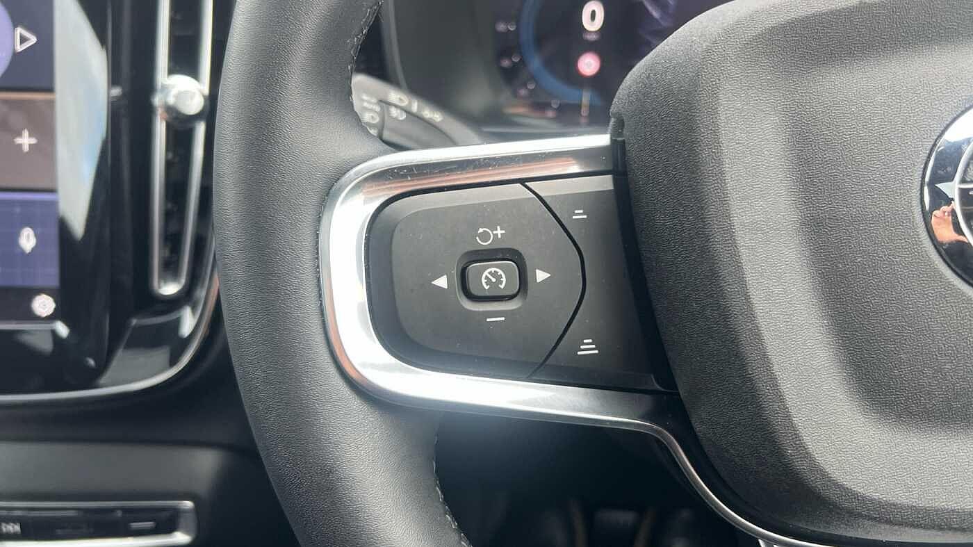 Used Volvo XC40 2023 for sale - 76073091: Photo 24