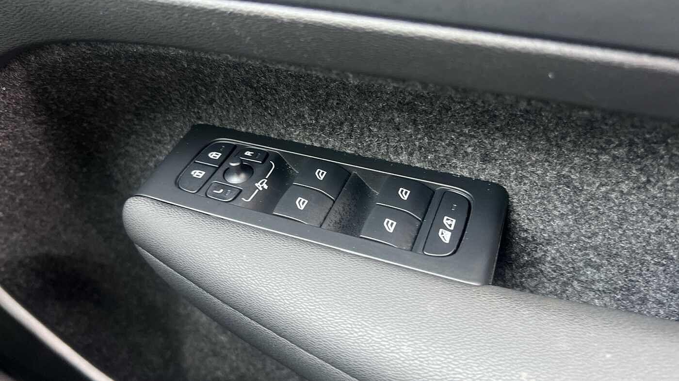 Used Volvo XC40 2023 for sale - 76073091: Photo 27