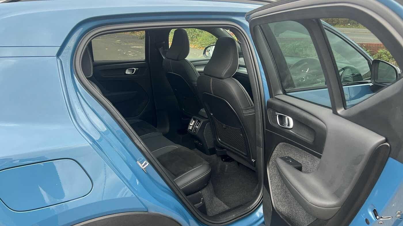 Used Volvo XC40 2023 for sale - 76073091: Photo 60