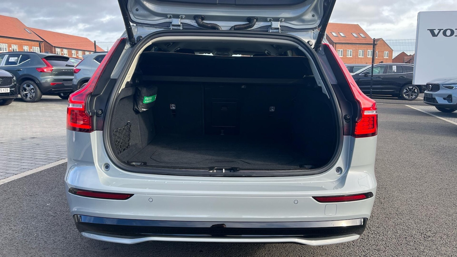 Used Volvo V60 2025 for sale - 77908762: Photo 13