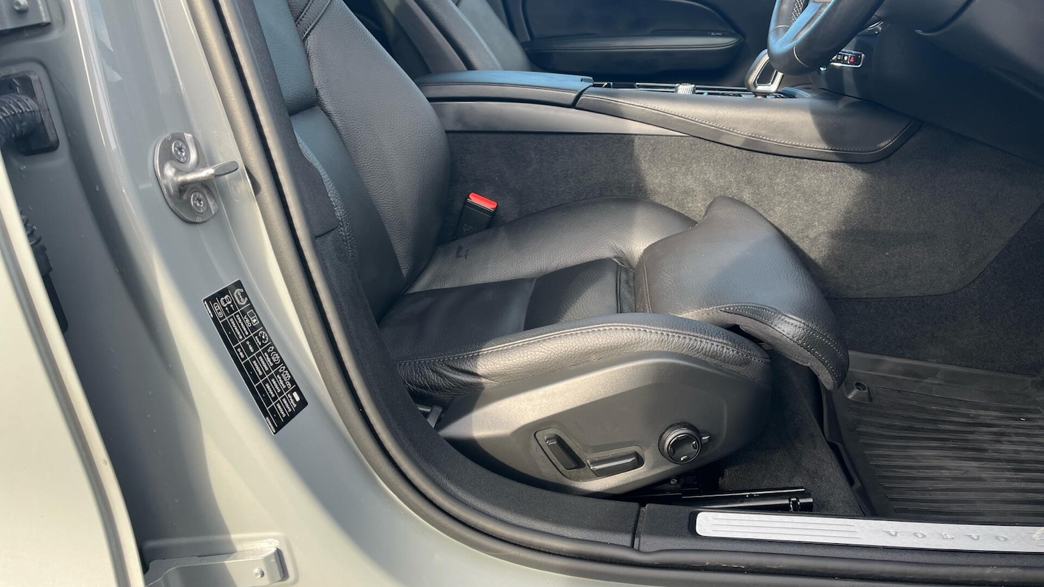 Used Volvo V60 2025 for sale - 77908762: Photo 30