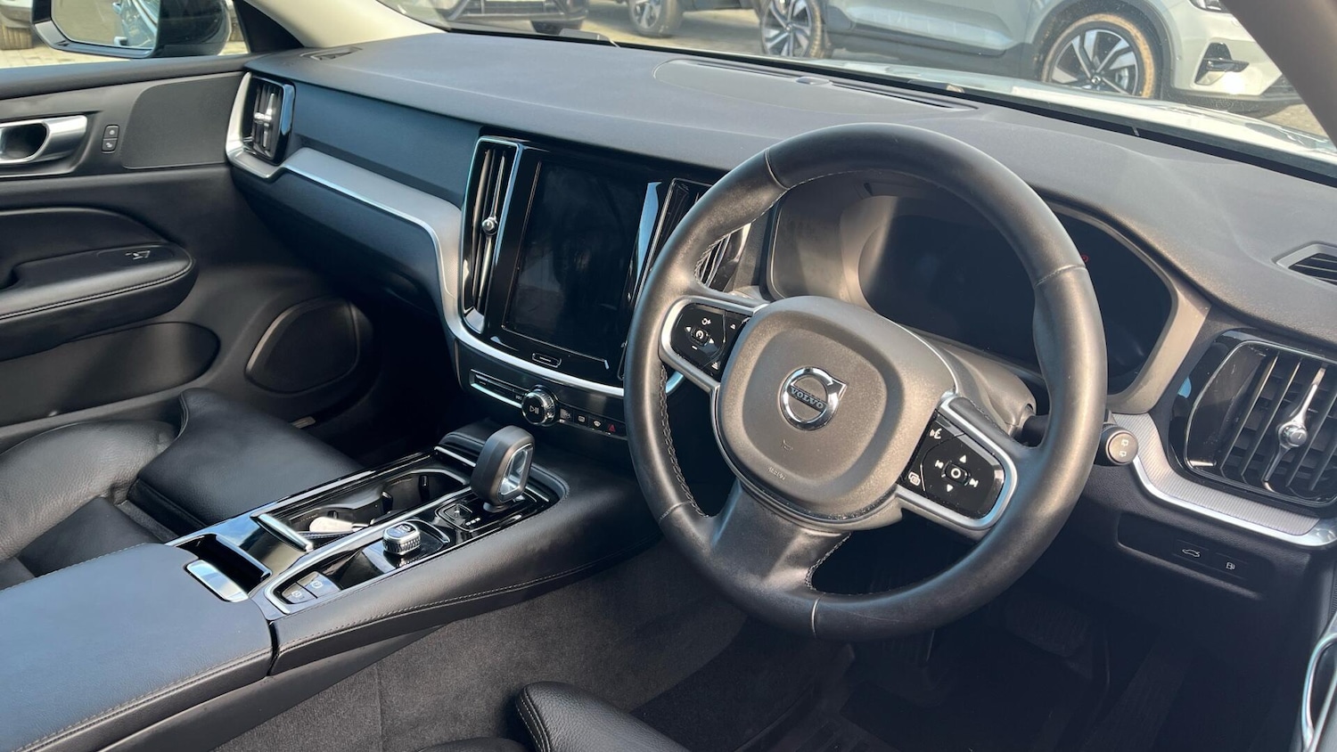 Used Volvo V60 2025 for sale - 77908762: Photo 4