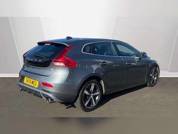 Used Volvo V40 2019 for sale - 78301239: Photo
