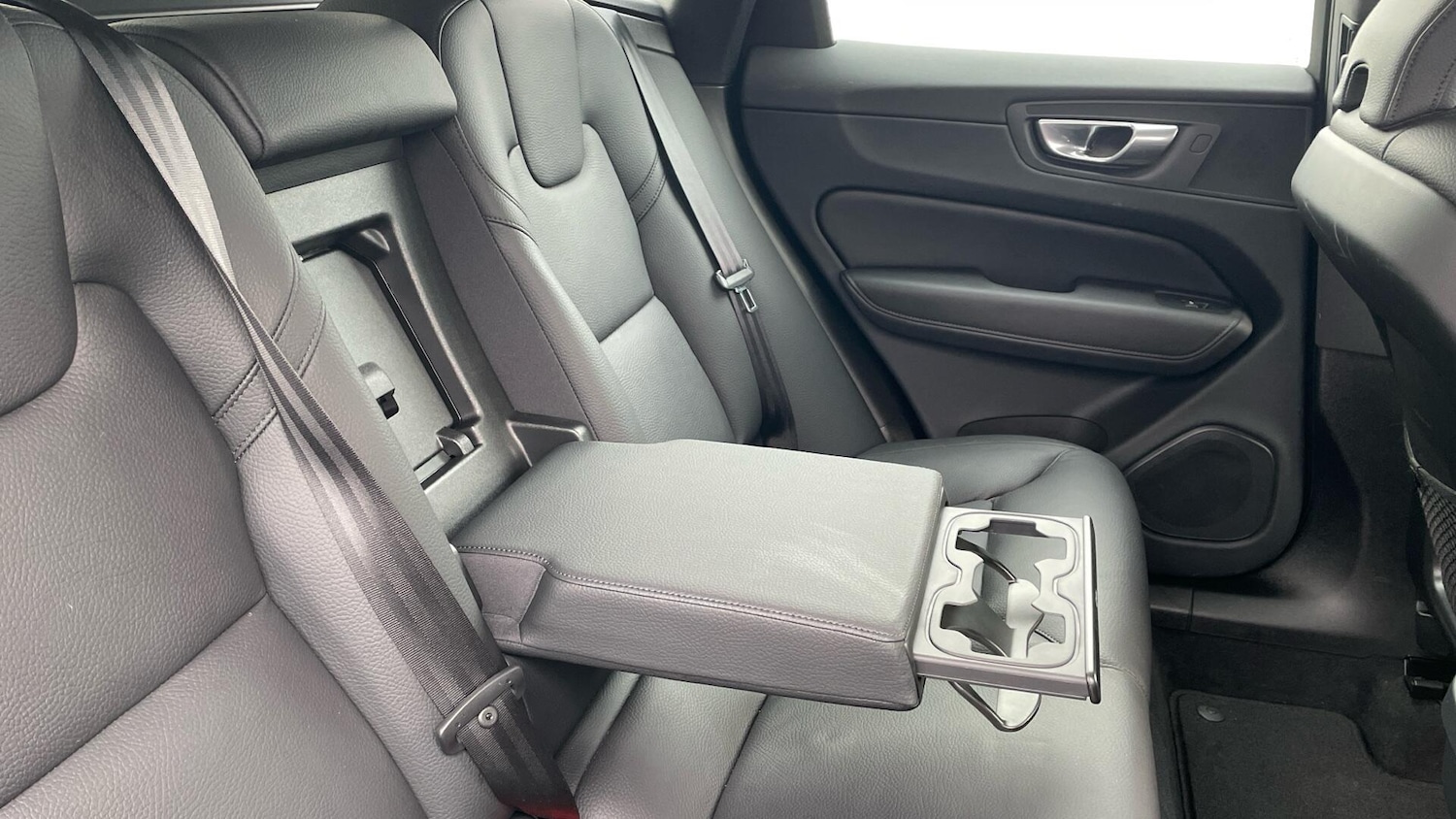 Used Volvo XC60 2023 for sale - 77439990: Photo 32