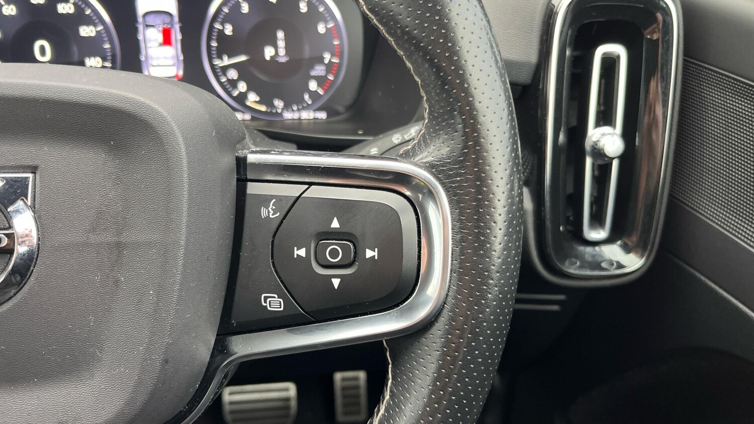 Used Volvo XC40 2020 for sale - 76361400: Photo 19