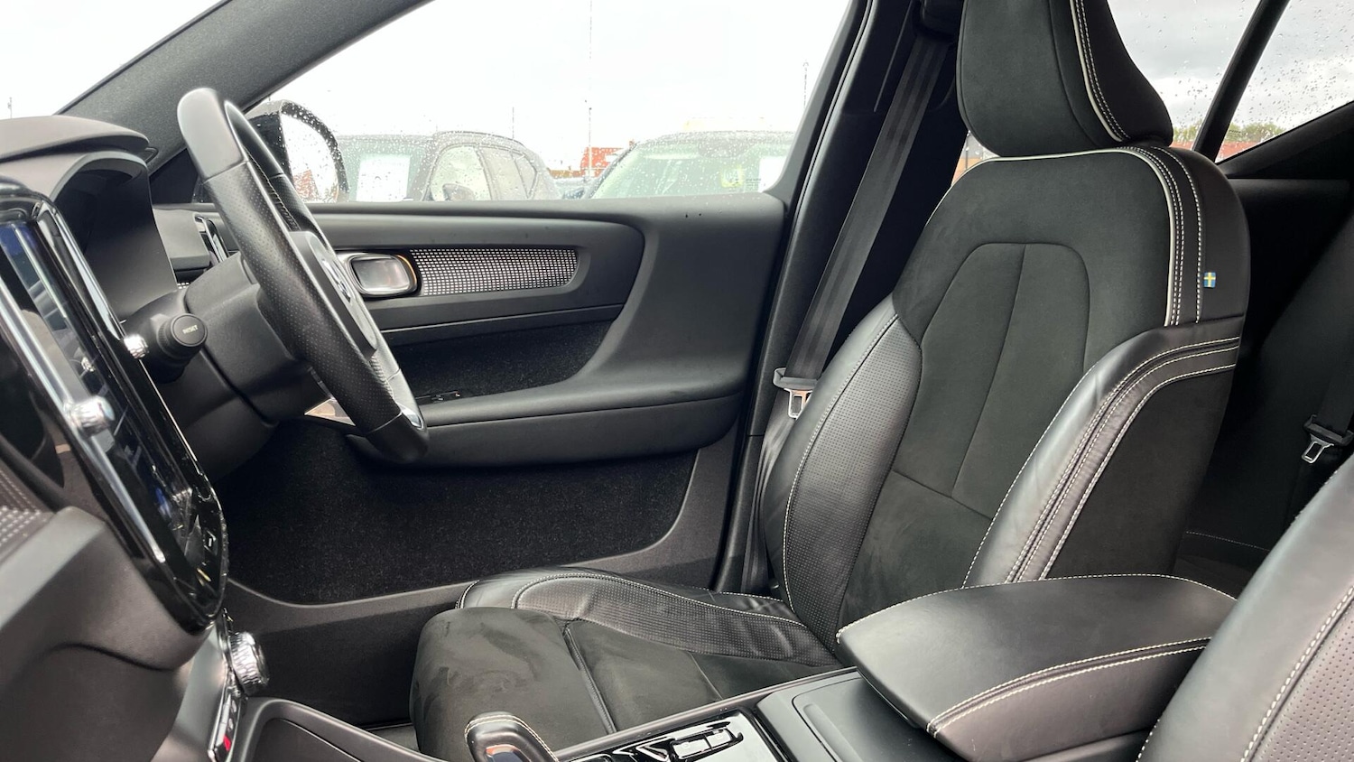 Used Volvo XC40 2020 for sale - 76361400: Photo 37
