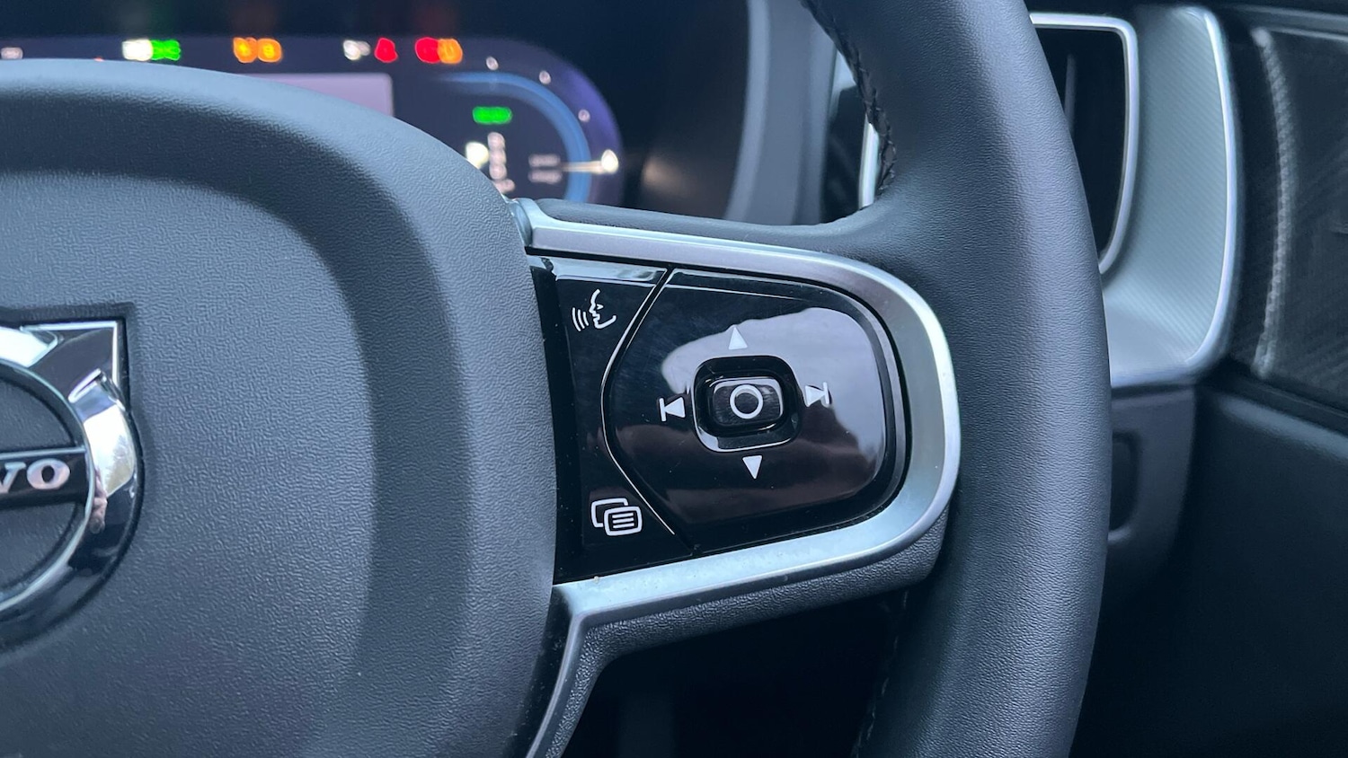 Used Volvo XC60 2025 for sale - 76990273: Photo 23