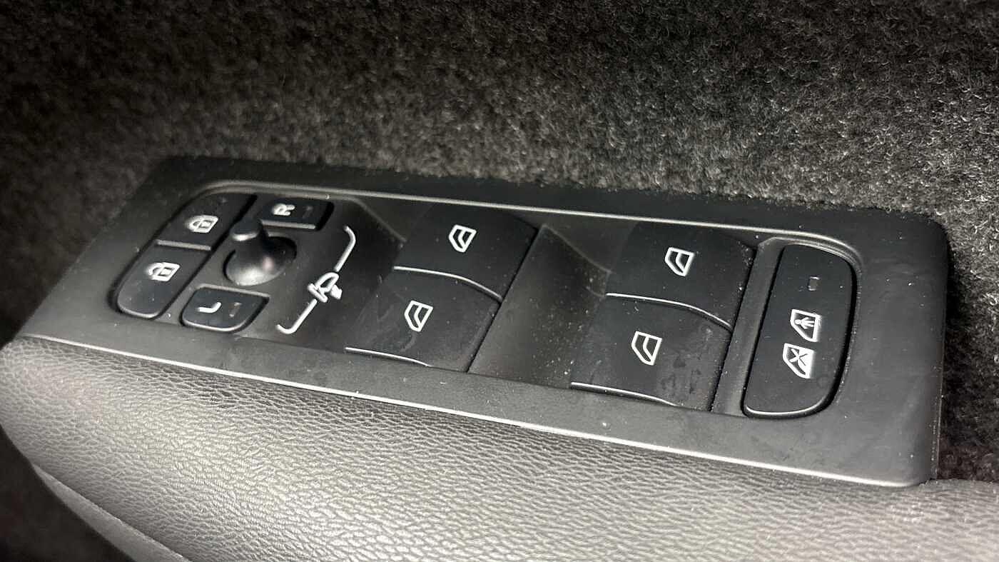 Used Volvo XC40 2025 for sale - 76349581: Photo 25