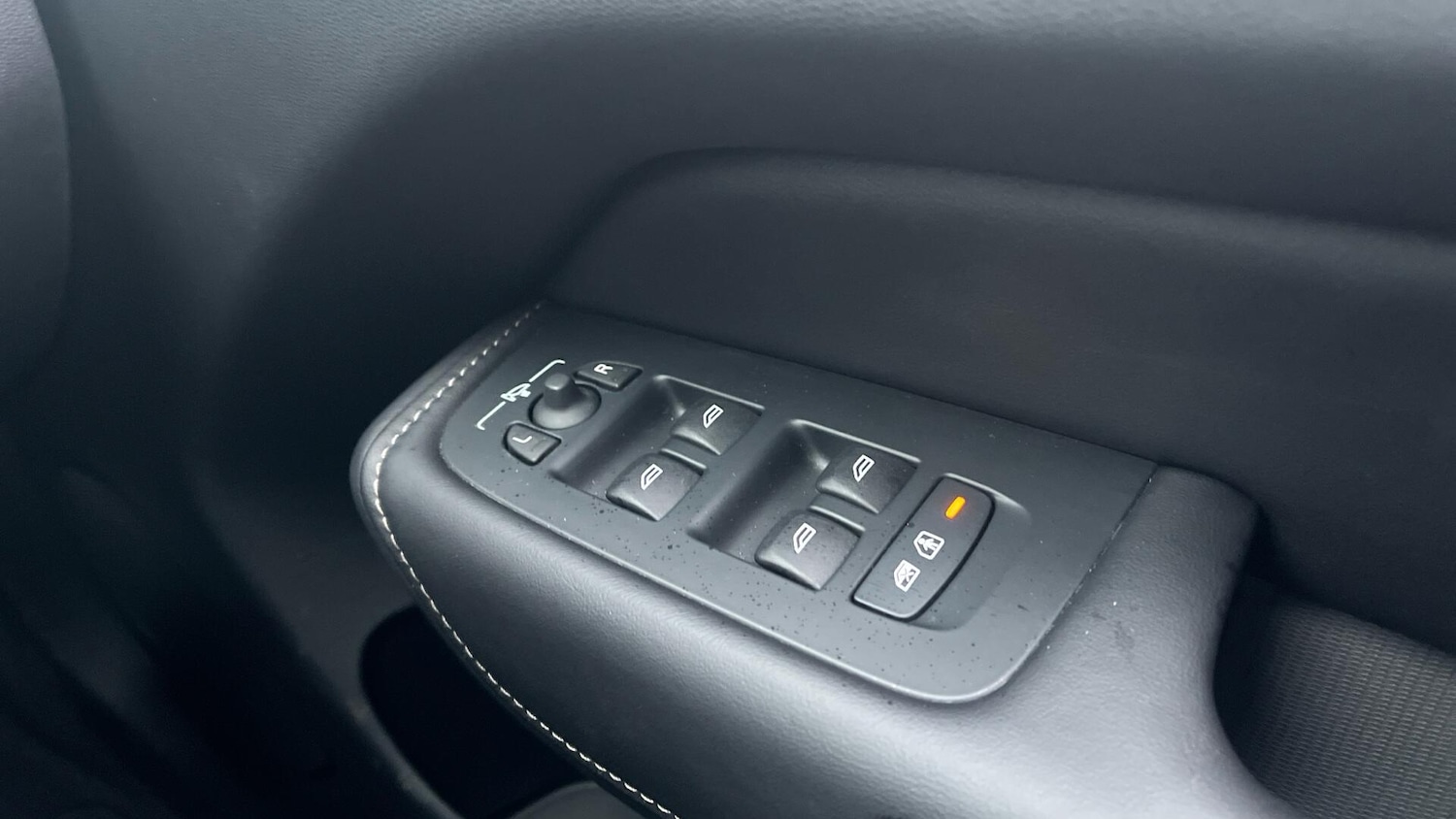 Used Volvo XC60 2025 for sale - 77238178: Photo 24