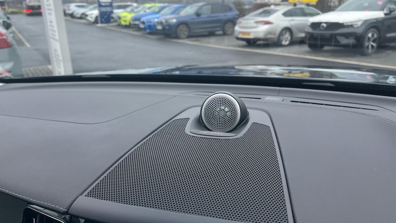 Used Volvo XC60 2025 for sale - 77238178: Photo 25