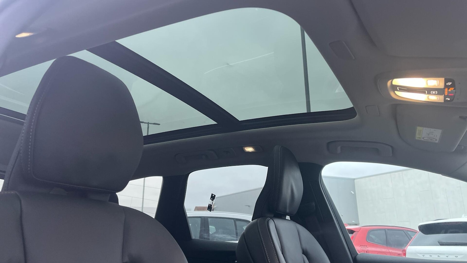 Used Volvo XC60 2025 for sale - 77238178: Photo 31