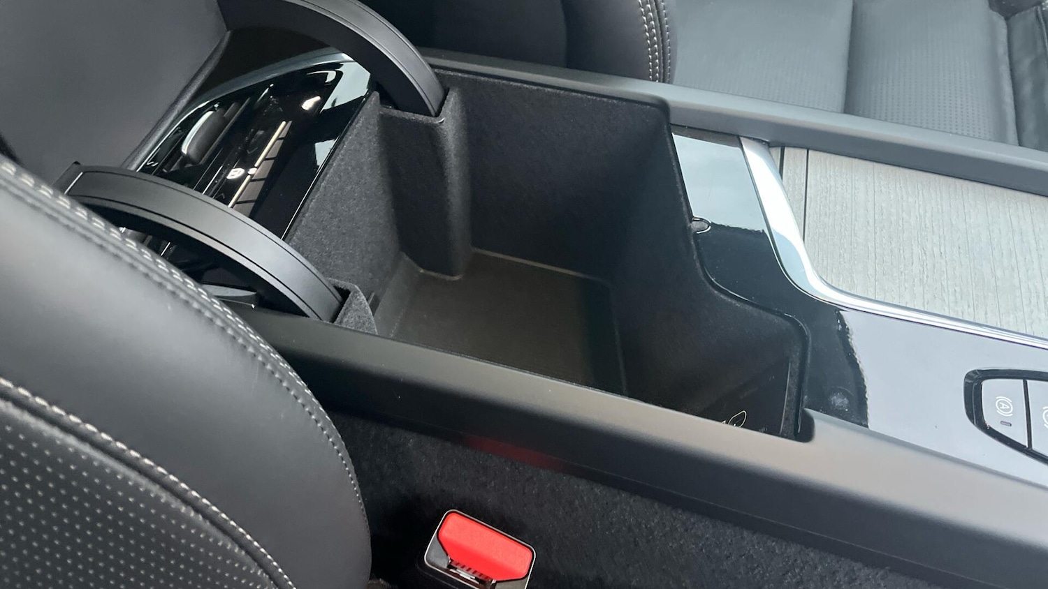 Used Volvo XC60 2025 for sale - 77238178: Photo 59