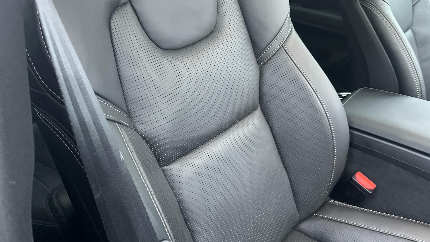 Used Volvo XC60 2025 for sale - 77238178: Photo 60