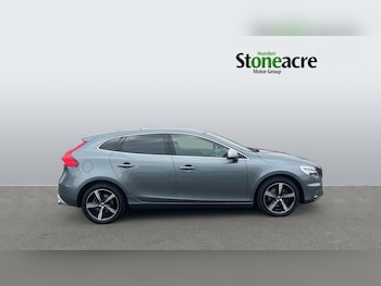 Used Volvo V40 2019 for sale - 79201606: Photo