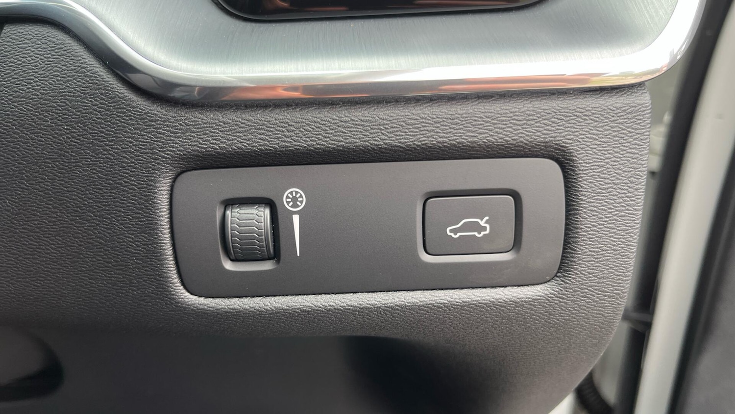 Used Volvo XC60 2018 for sale - 76072959: Photo 37