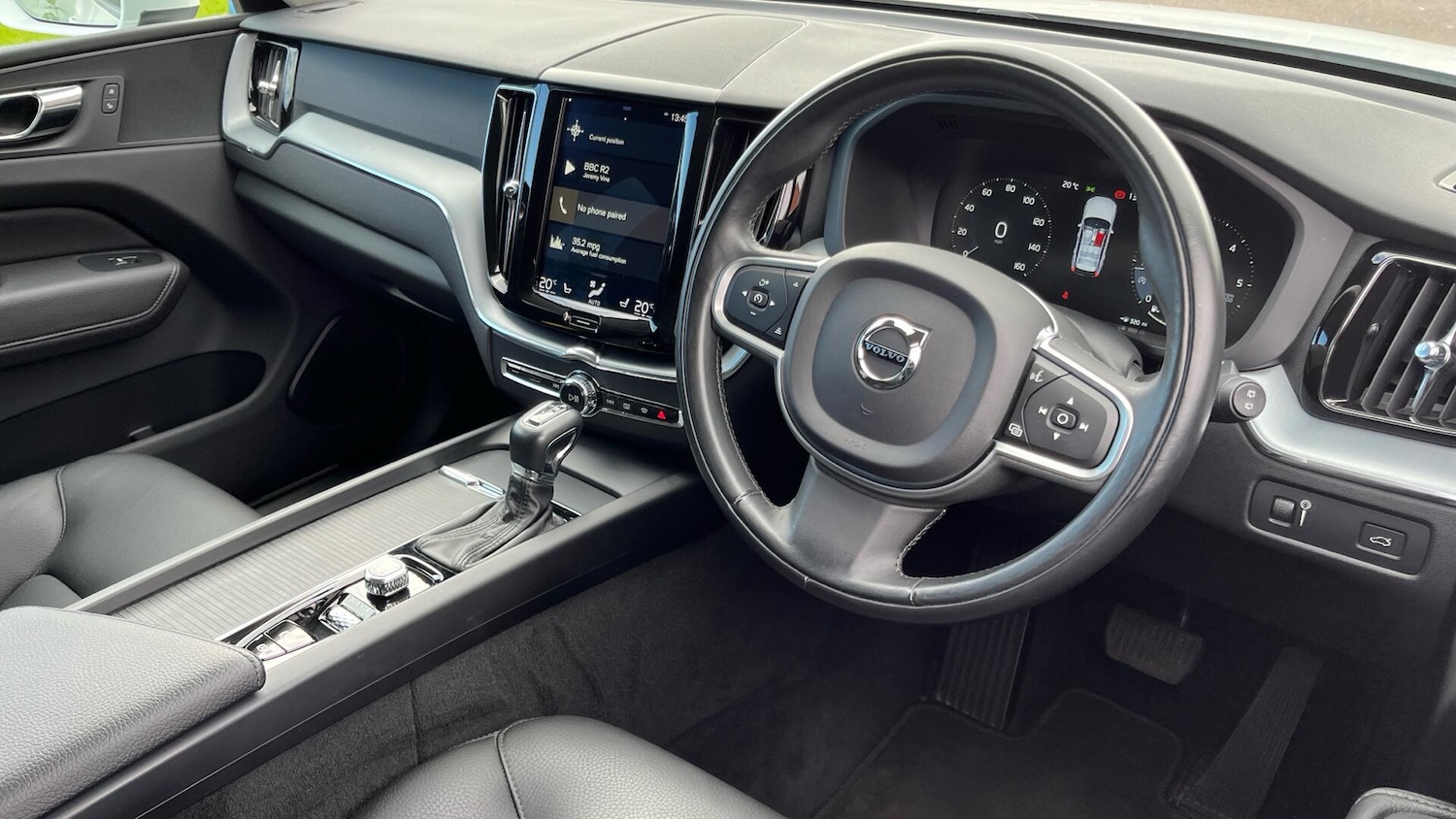 Used Volvo XC60 2018 for sale - 76072959: Photo 4