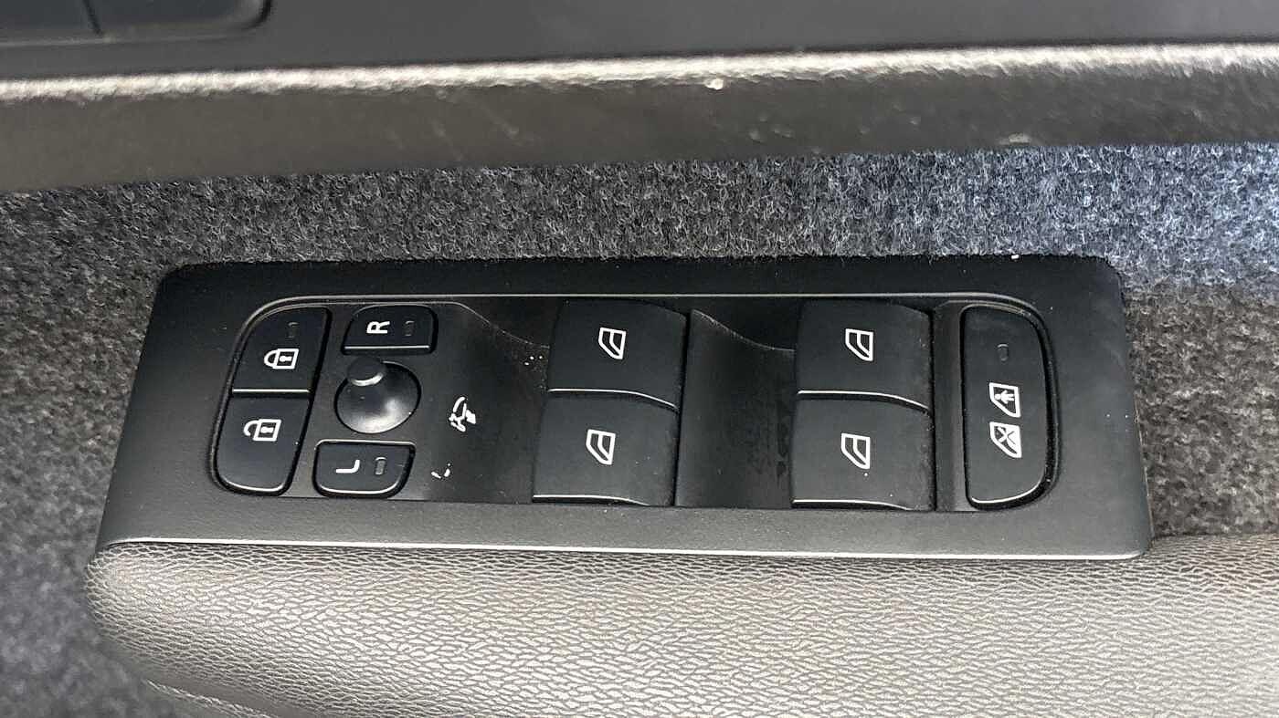 Used Volvo XC40 for sale - 78127535: Photo 24