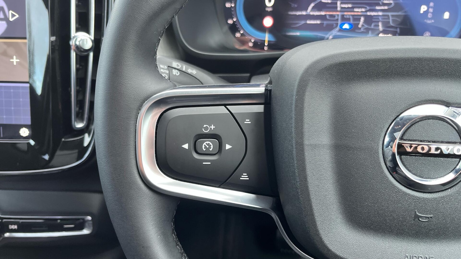 Used Volvo XC40 2024 for sale - 76992698: Photo 19