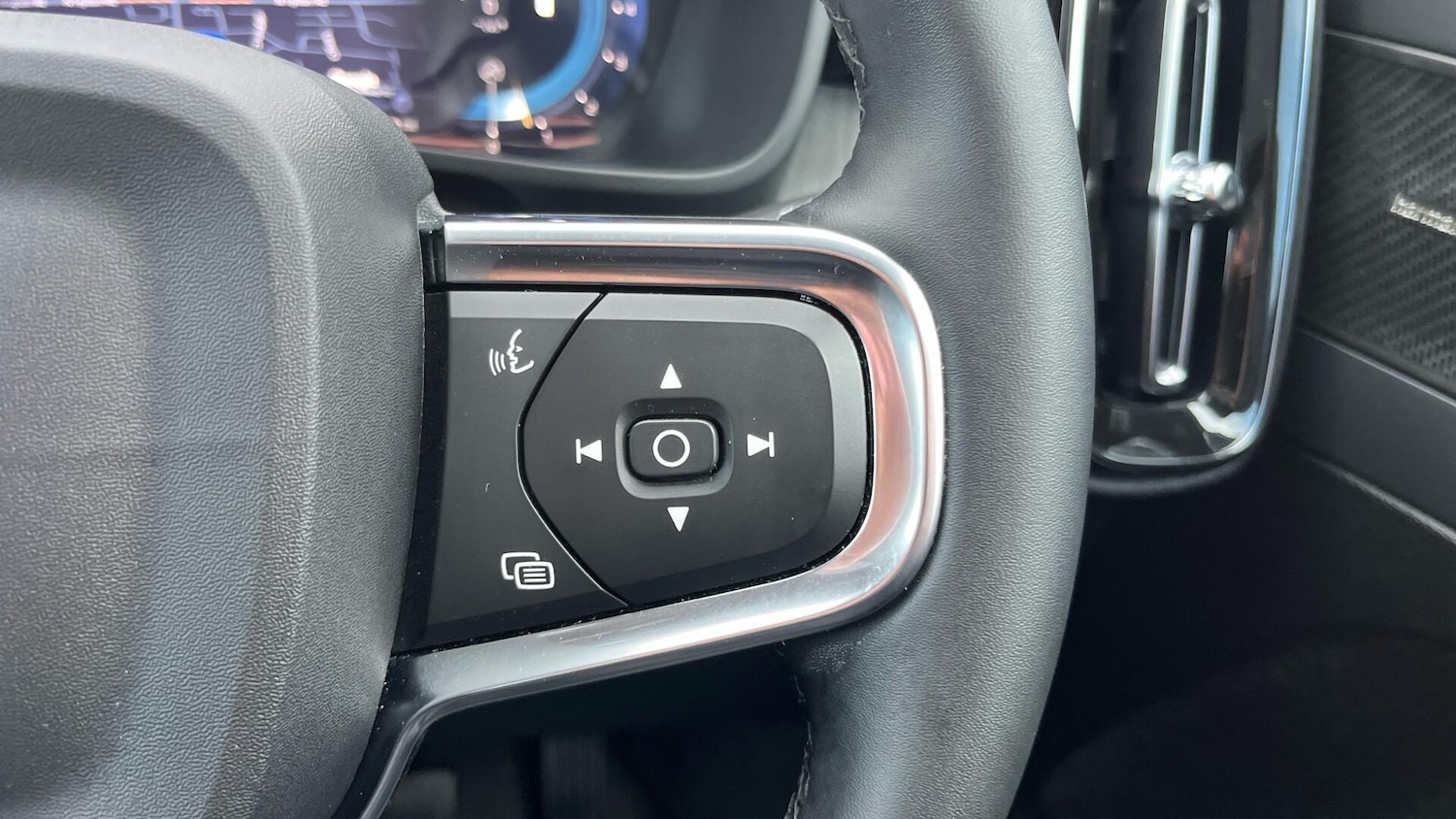 Used Volvo XC40 2024 for sale - 76992698: Photo 20