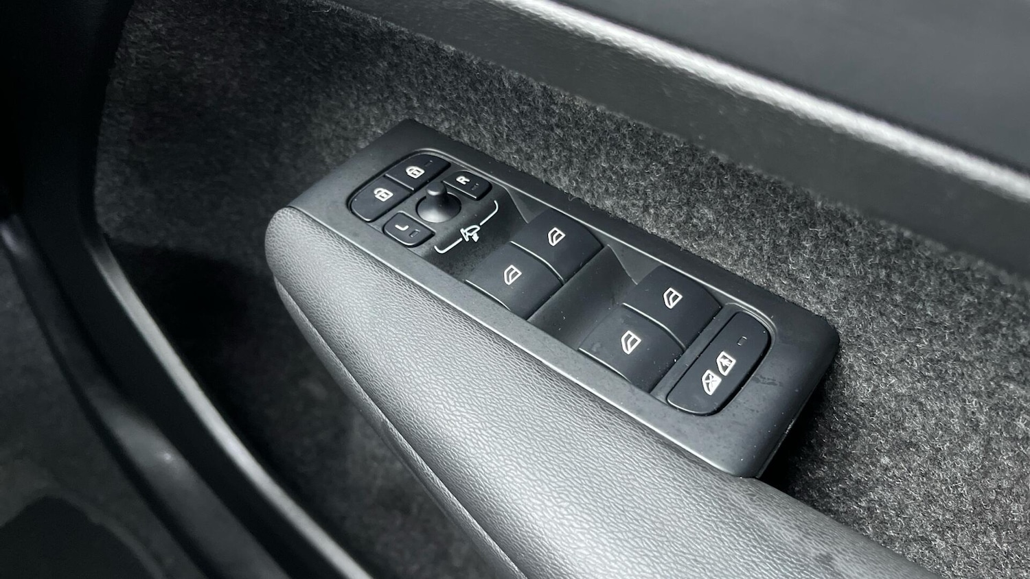 Used Volvo XC40 2024 for sale - 76992698: Photo 22