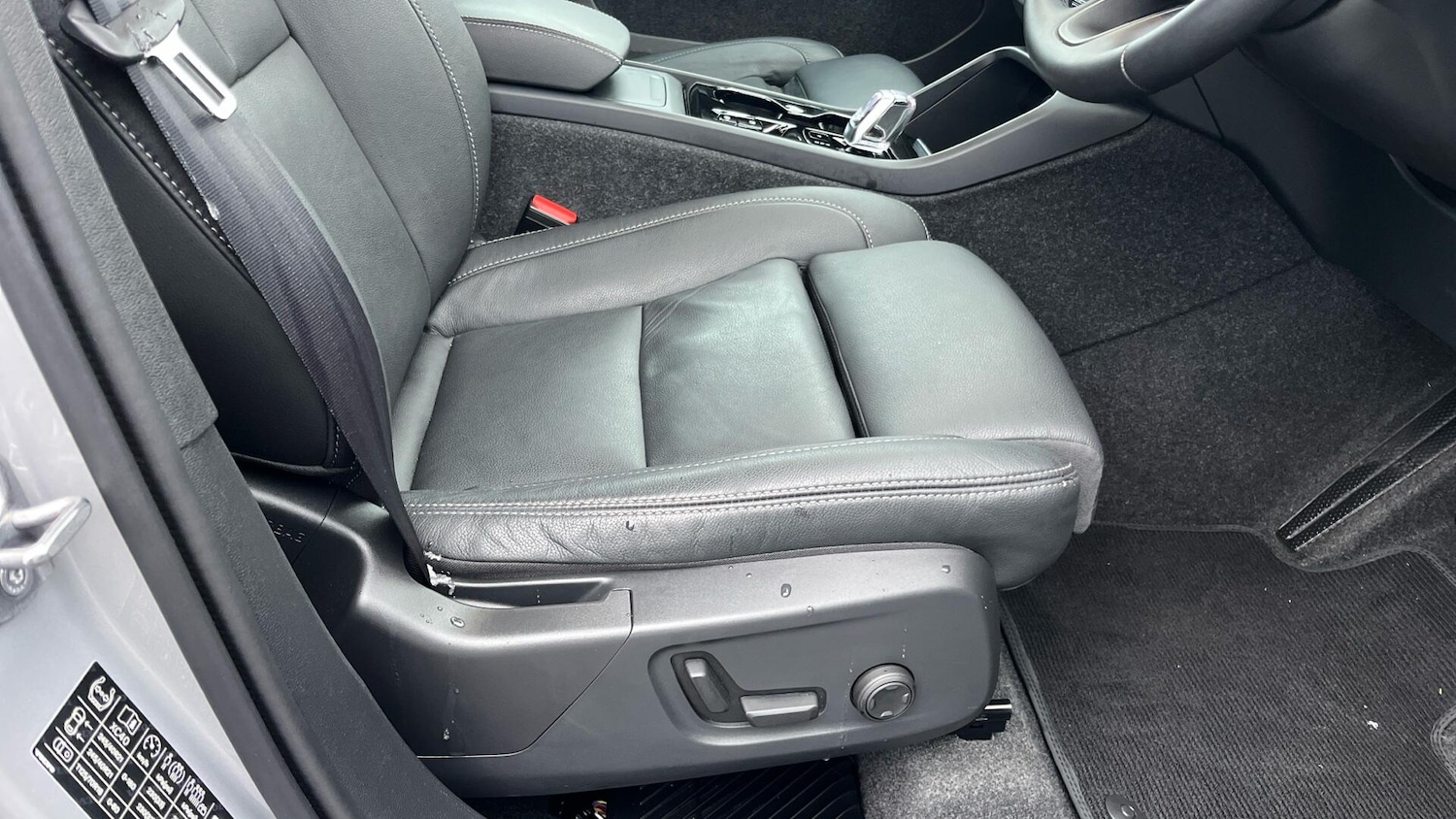 Used Volvo XC40 2024 for sale - 76992698: Photo 28