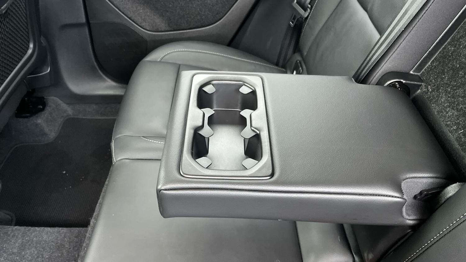 Used Volvo XC40 2024 for sale - 76992698: Photo 32