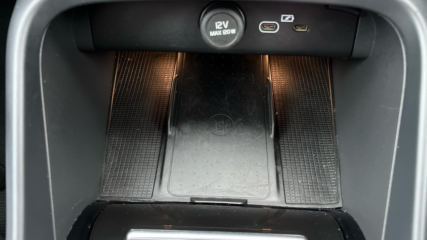 Used Volvo XC40 2024 for sale - 76992698: Photo 37