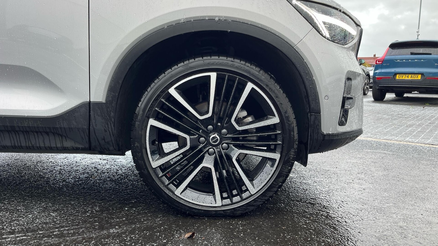 Used Volvo XC40 2024 for sale - 76992698: Photo 9