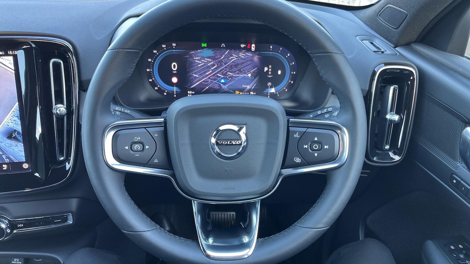 Used Volvo XC40 2023 for sale - 76898586: Photo 10