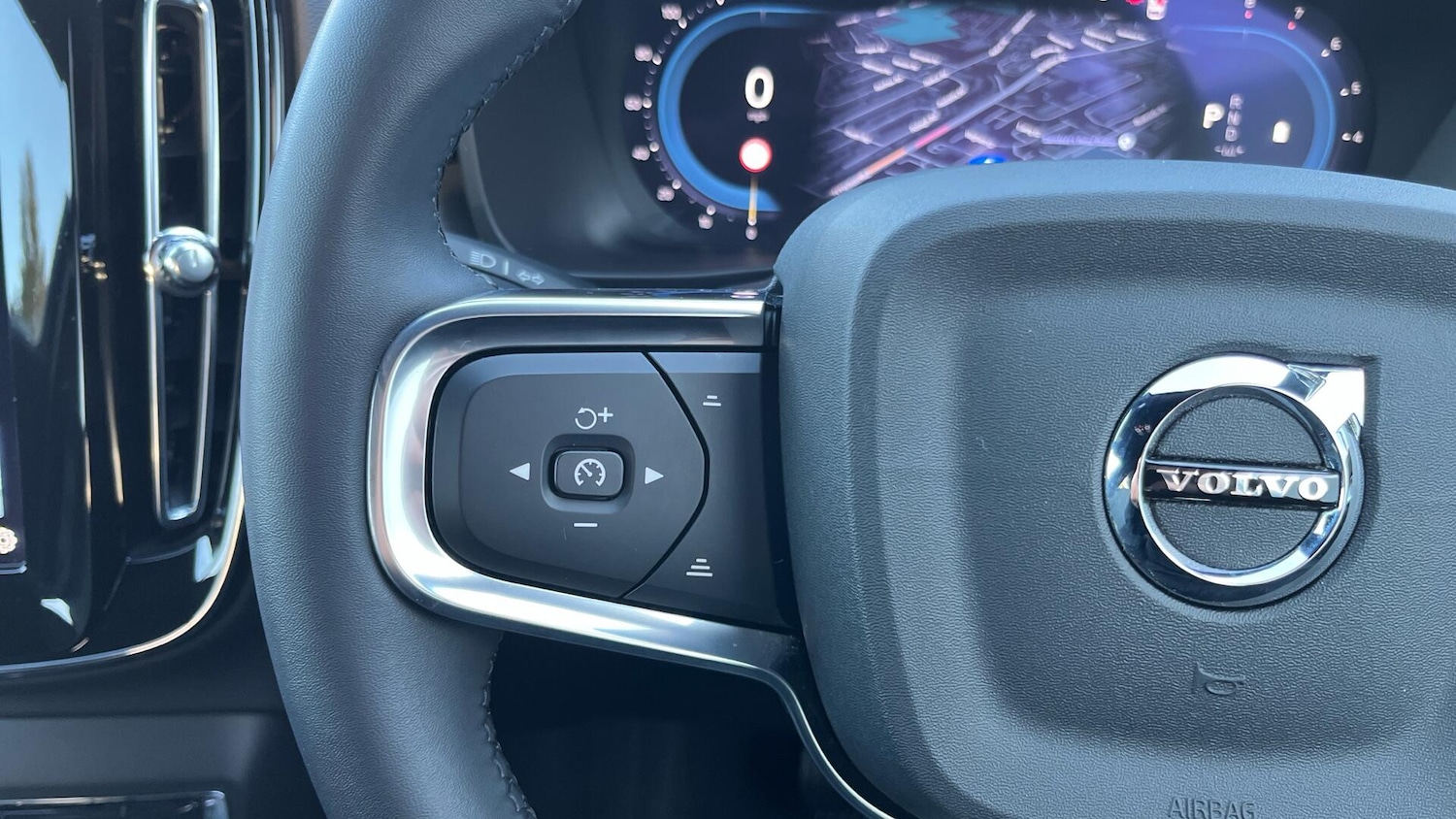 Used Volvo XC40 2023 for sale - 76898586: Photo 19