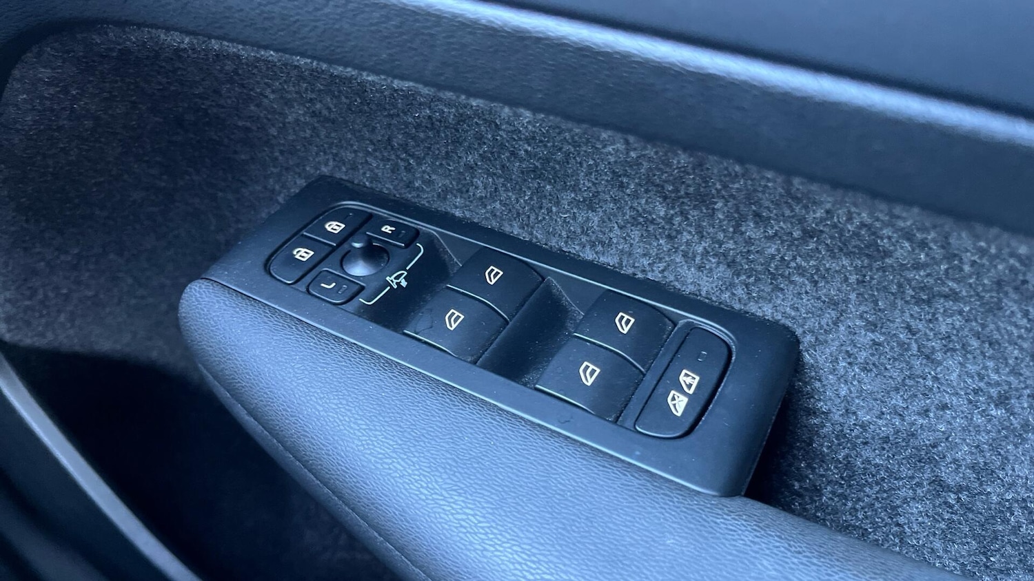 Used Volvo XC40 2023 for sale - 76898586: Photo 22