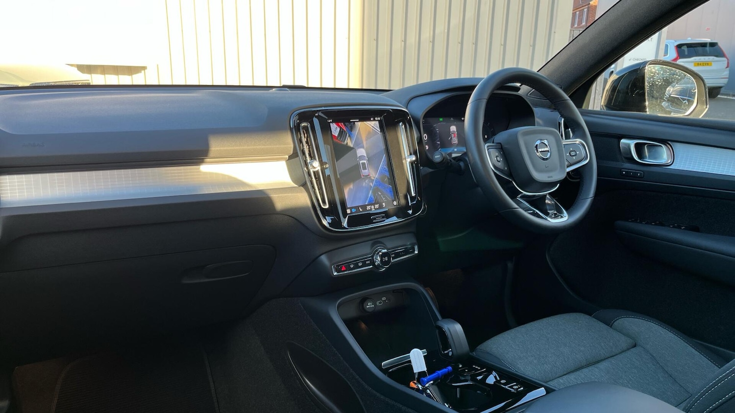 Used Volvo XC40 2023 for sale - 76898586: Photo 43