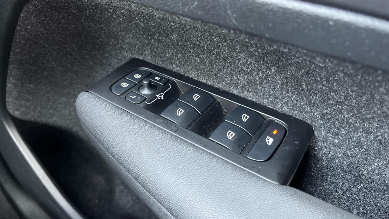 Used Volvo XC40 for sale - 76728995: Photo 22