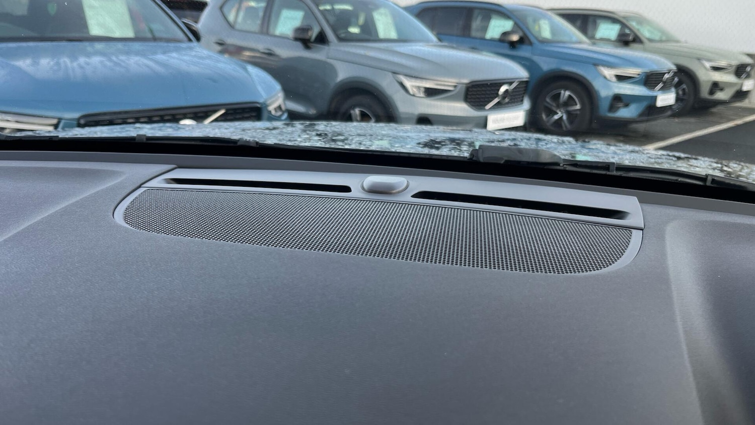 Used Volvo XC40 for sale - 76728995: Photo 23