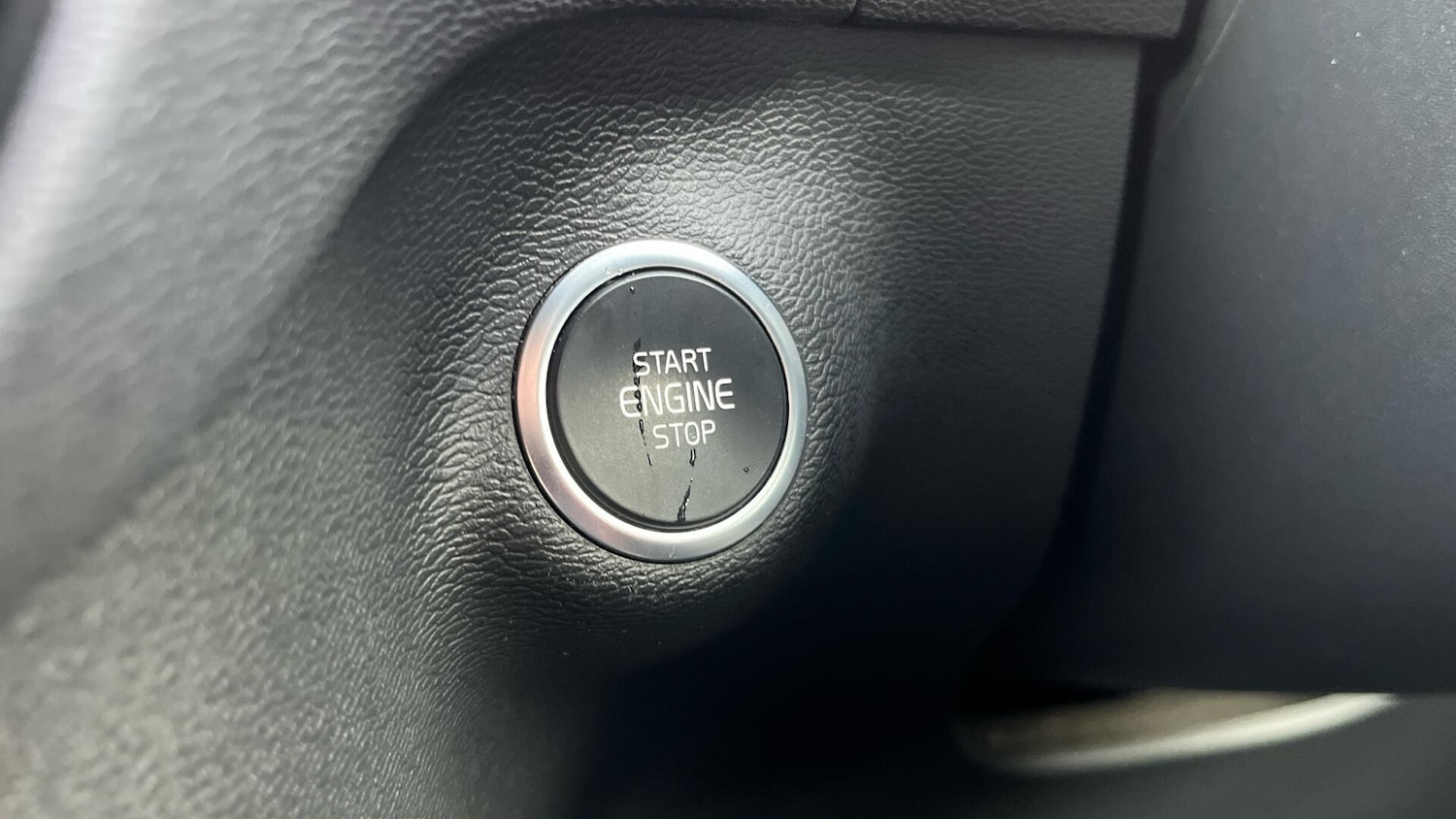 Used Volvo XC40 for sale - 76728995: Photo 25