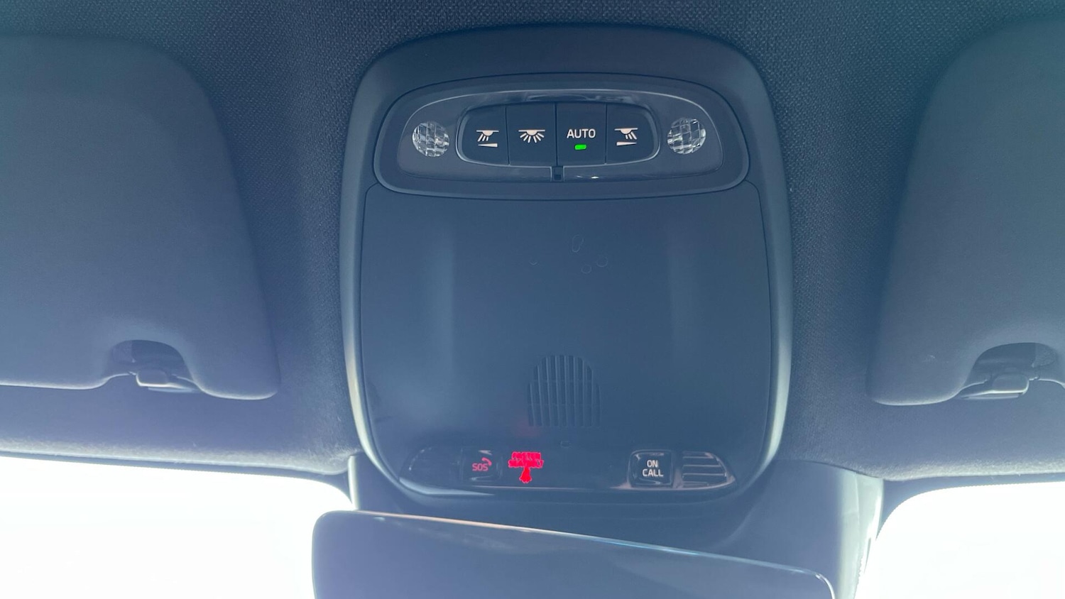 Used Volvo XC40 for sale - 76728995: Photo 26