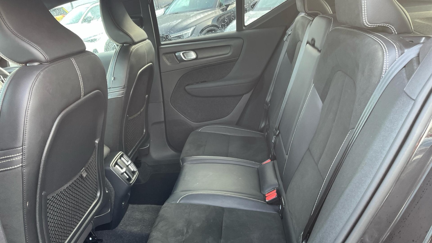 Used Volvo XC40 for sale - 76728995: Photo 30