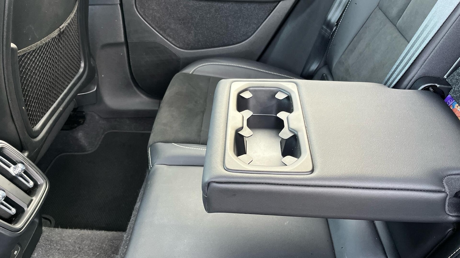 Used Volvo XC40 for sale - 76728995: Photo 31