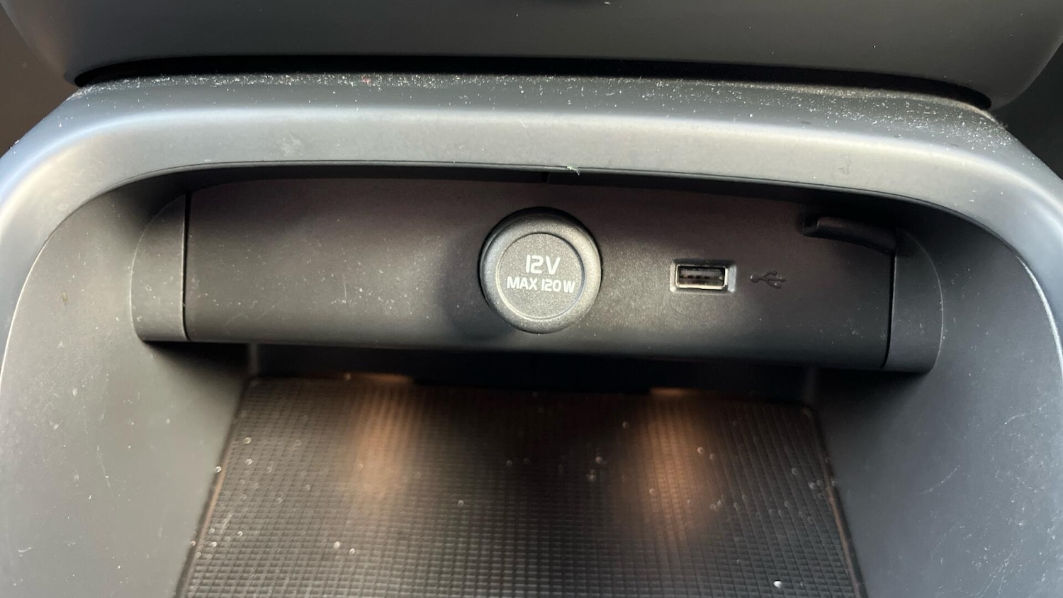 Used Volvo XC40 for sale - 76728995: Photo 37