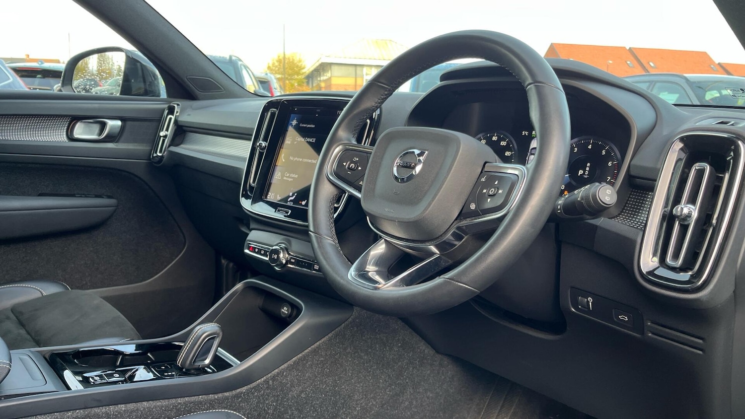 Used Volvo XC40 for sale - 76728995: Photo 38