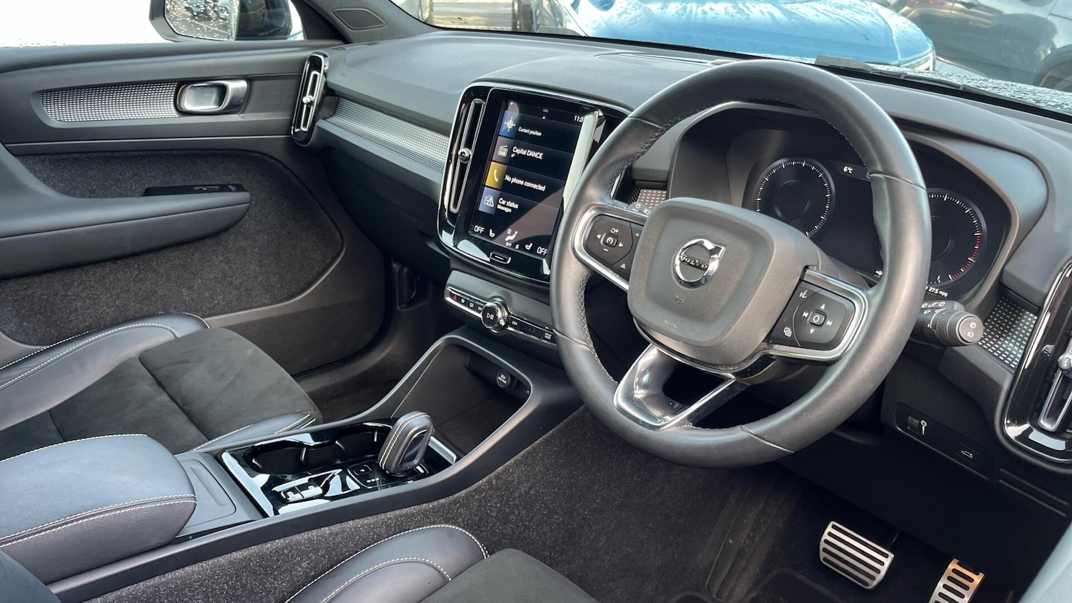 Used Volvo XC40 for sale - 76728995: Photo 4