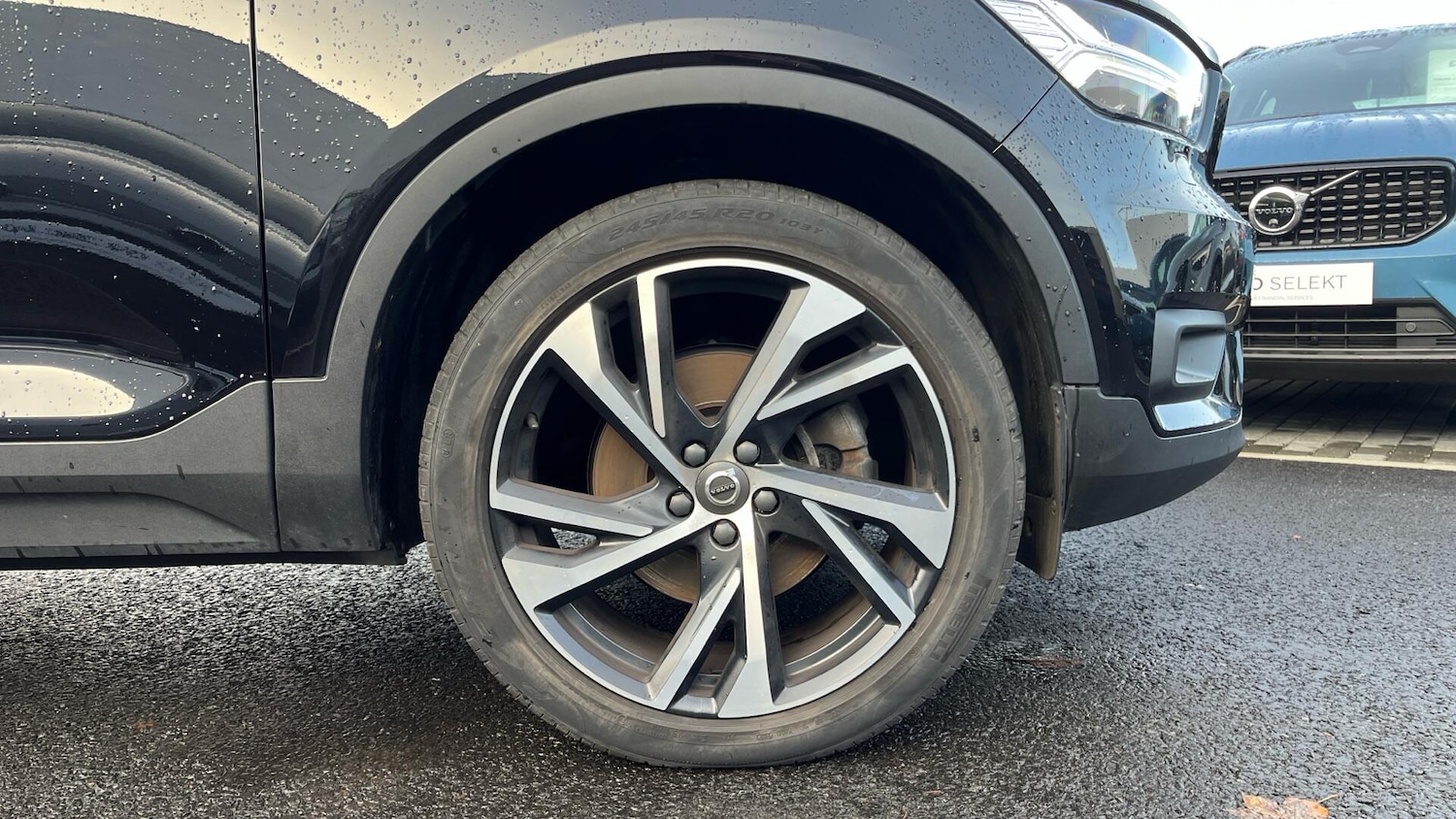 Used Volvo XC40 for sale - 76728995: Photo 9