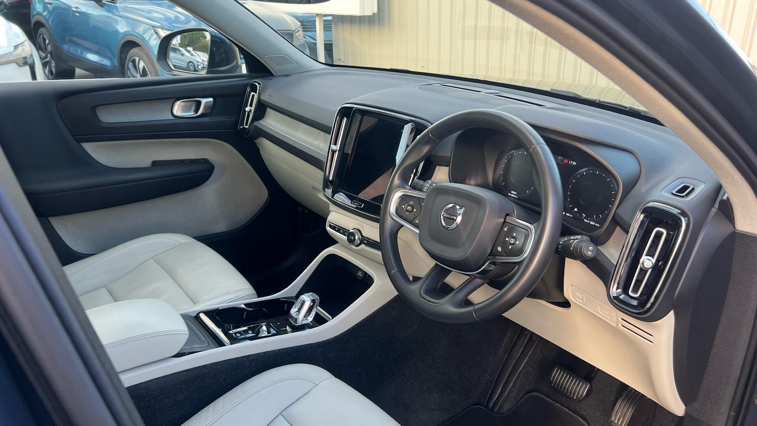 Used Volvo XC40 2021 for sale - 76041683: Photo 4