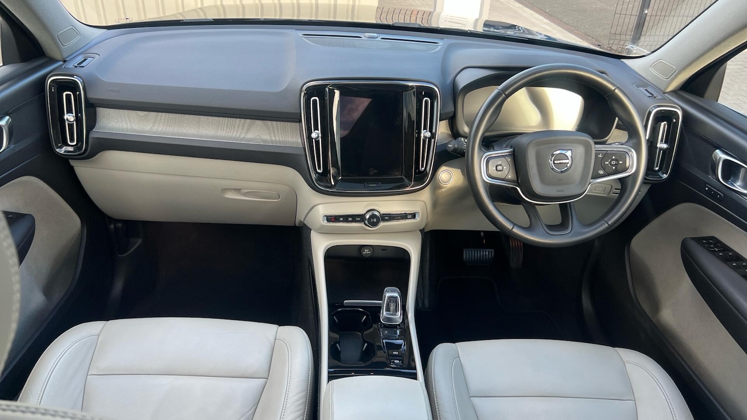 Used Volvo XC40 2021 for sale - 76041683: Photo 5
