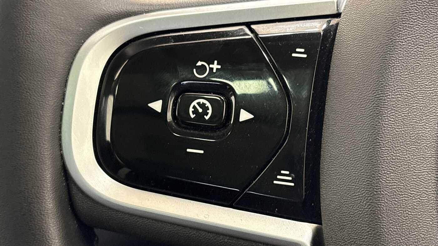 Used Volvo XC60 2025 for sale - 76499720: Photo 31