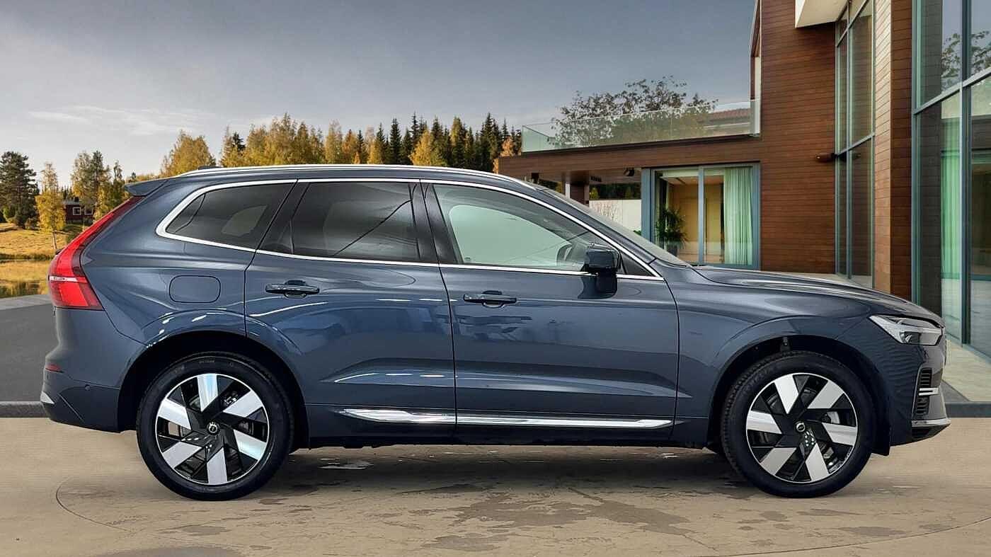 Used Volvo XC60 2025 for sale - 76499491: Photo 2