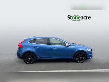 Used Volvo V40 2018 for sale - 79201774: Photo